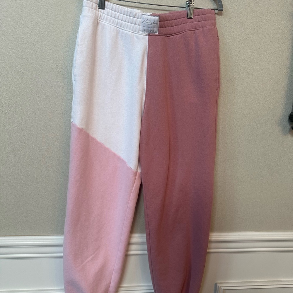Hollister Women’s Ultra High Waisted Color Block Sweatpants Size Medium
